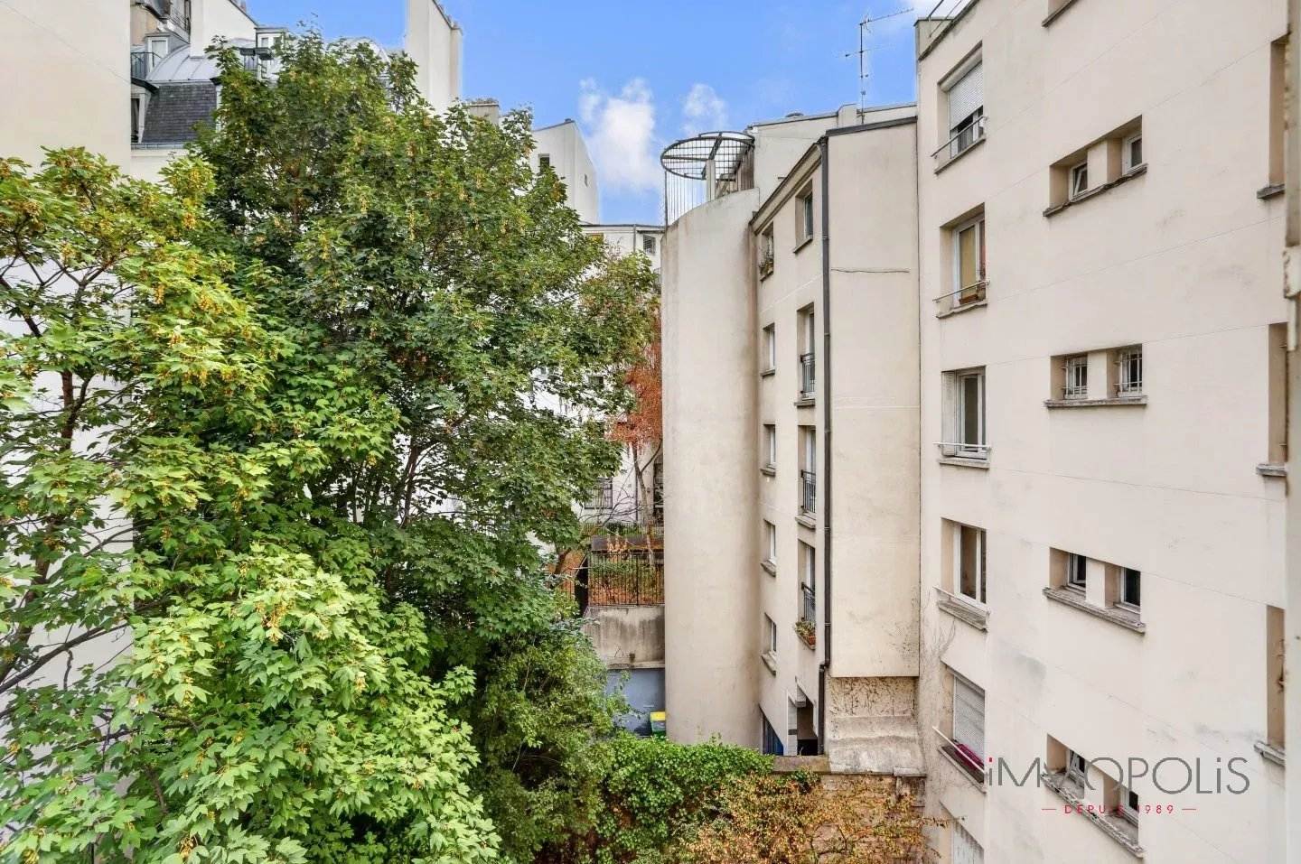 Appartement 2 pièces Abbesses. 13 Appartement 2 pièces Abbesses. 13