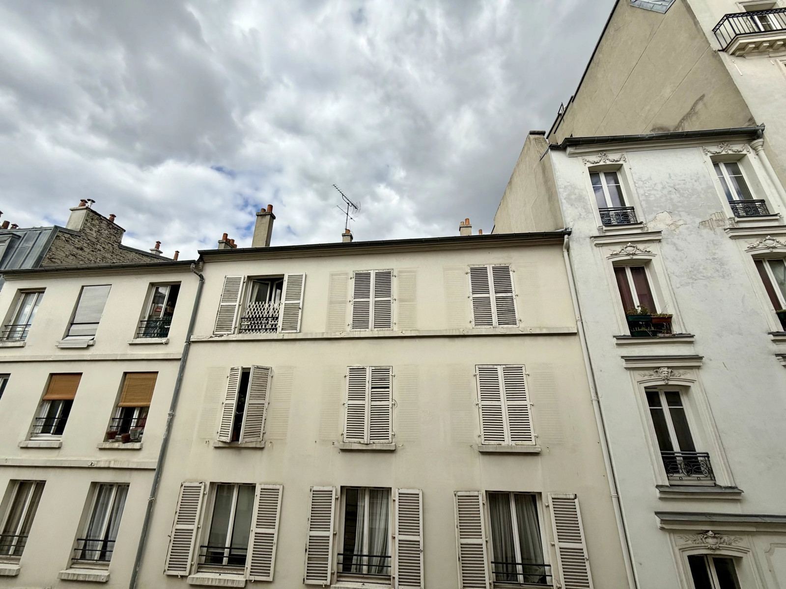 Montmartre, Abbesses, studio de charme très calme 10 Montmartre, Abbesses, studio de charme très calme 10