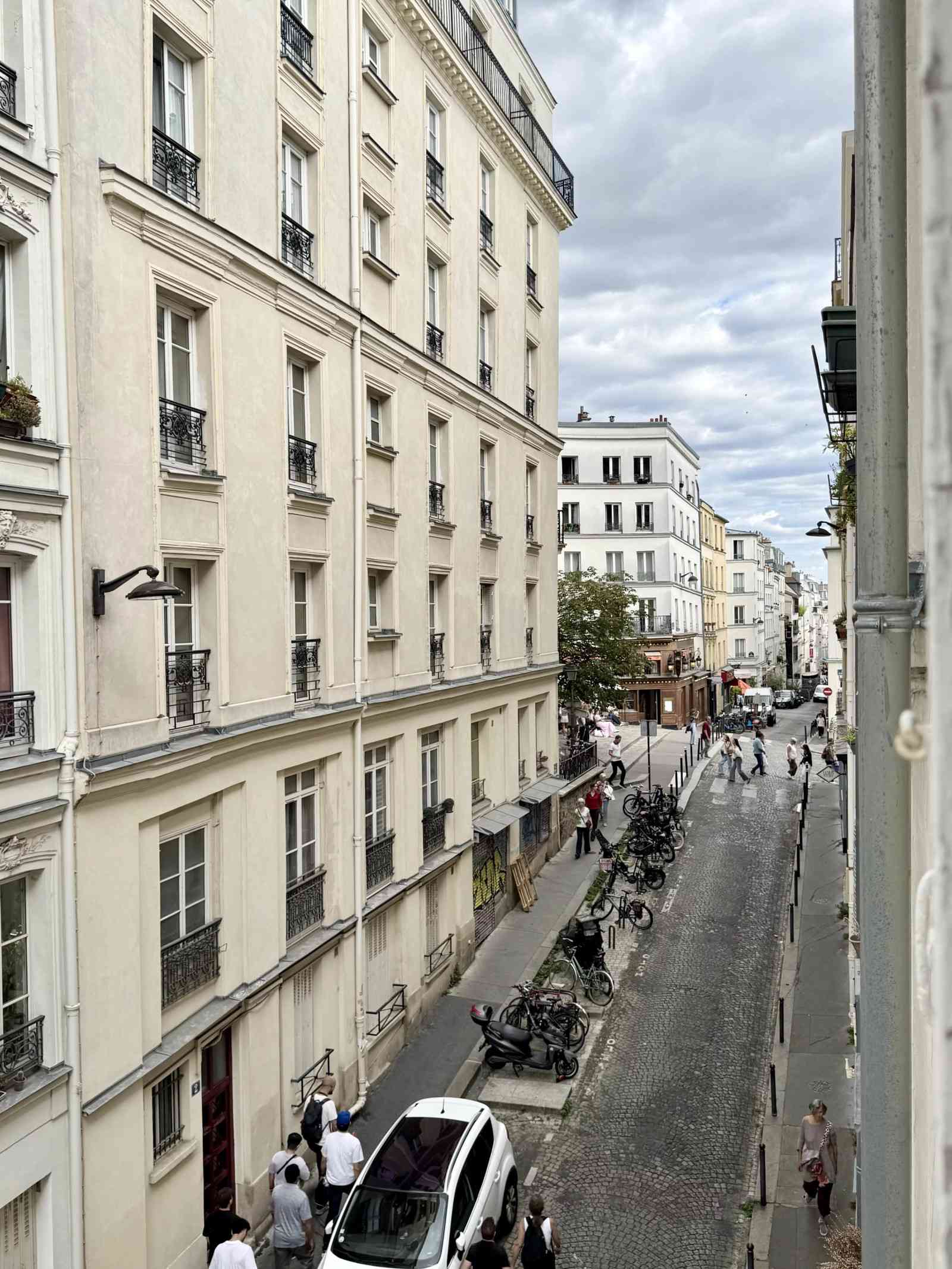 Montmartre, Abbesses, studio de charme très calme 11 Montmartre, Abbesses, studio de charme très calme 11