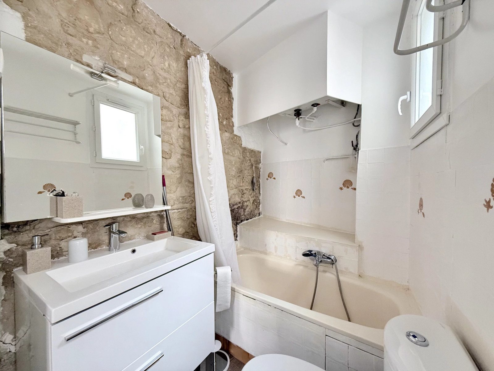 Montmartre, Abbesses, studio de charme très calme 9 Montmartre, Abbesses, studio de charme très calme 9
