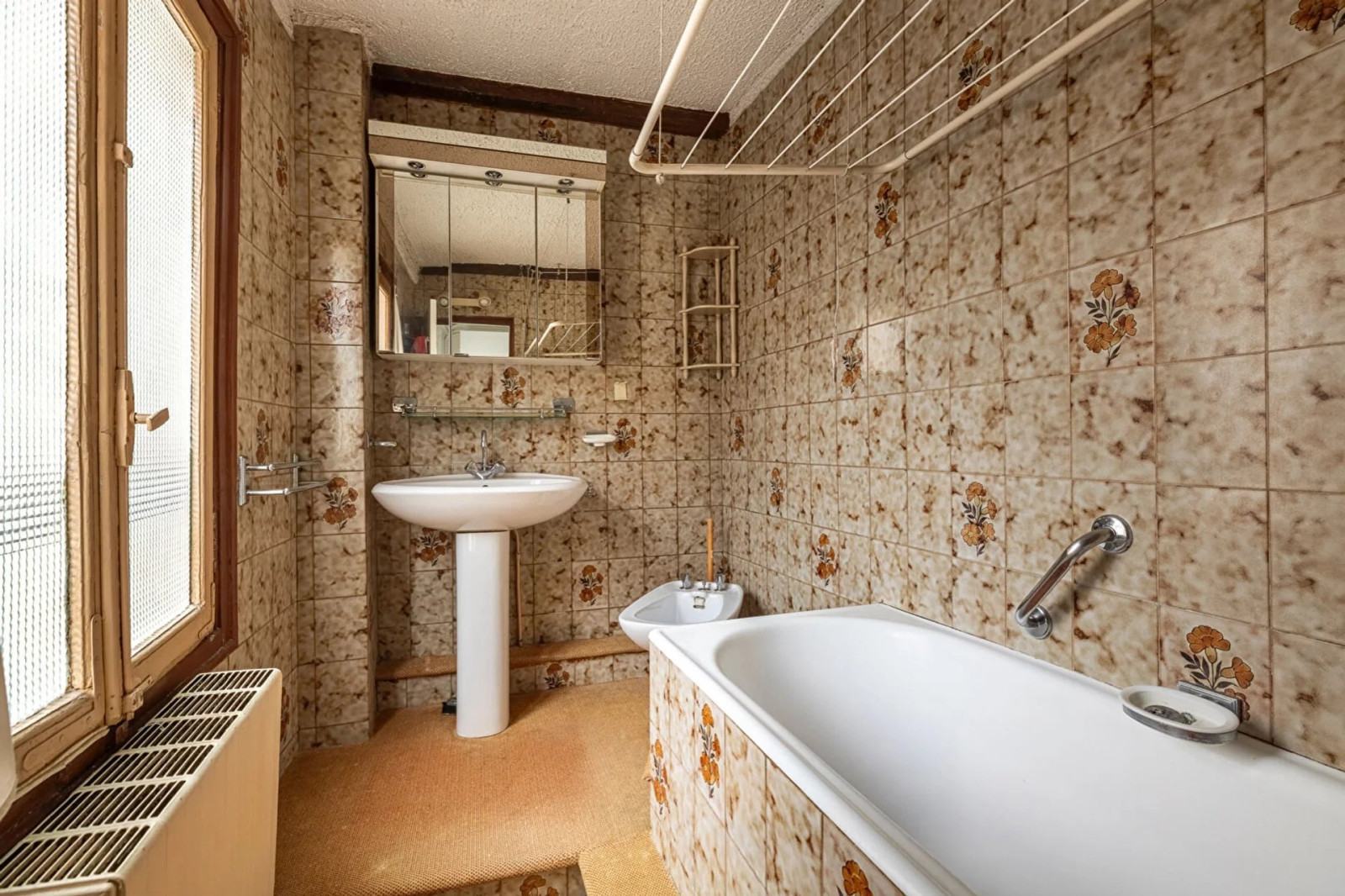 HAUT-MARAIS – TEMPLE | 115 M² TO REINVENT | 3 TO 4 BEDROOMS 15 HAUT-MARAIS – TEMPLE | 115 M² TO REINVENT | 3 TO 4 BEDROOMS 15