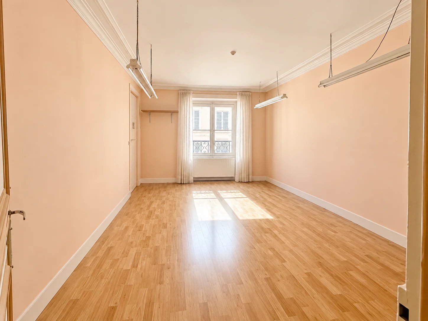 HAUT-MARAIS – TEMPLE | 115 M² TO REINVENT | 3 TO 4 BEDROOMS 5 HAUT-MARAIS – TEMPLE | 115 M² TO REINVENT | 3 TO 4 BEDROOMS 5