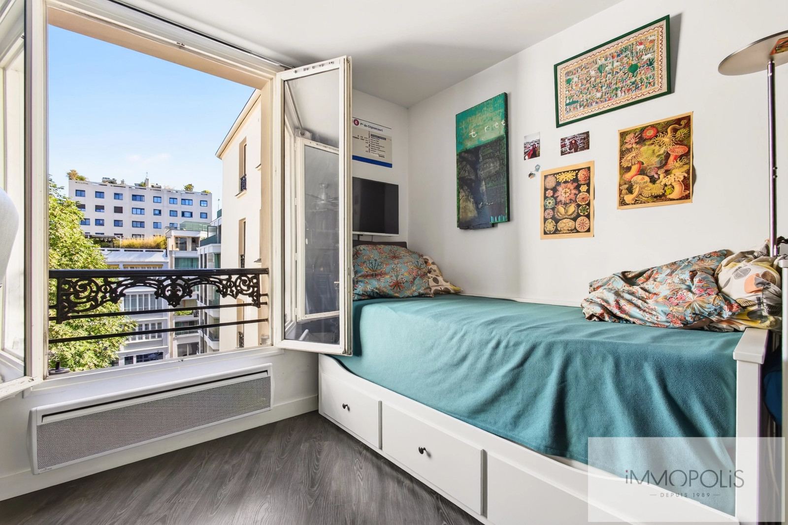 Charming studio in Jules Joffrin, Paris 18th 1