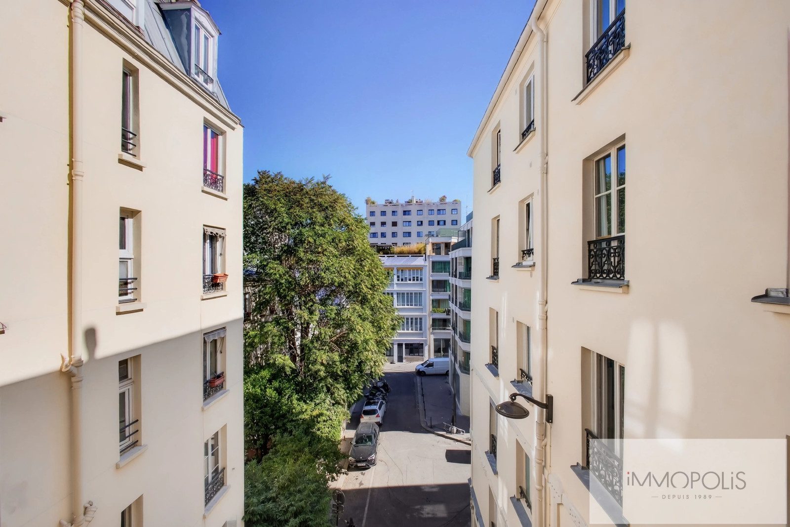 Charming studio in Jules Joffrin, Paris 18th 3