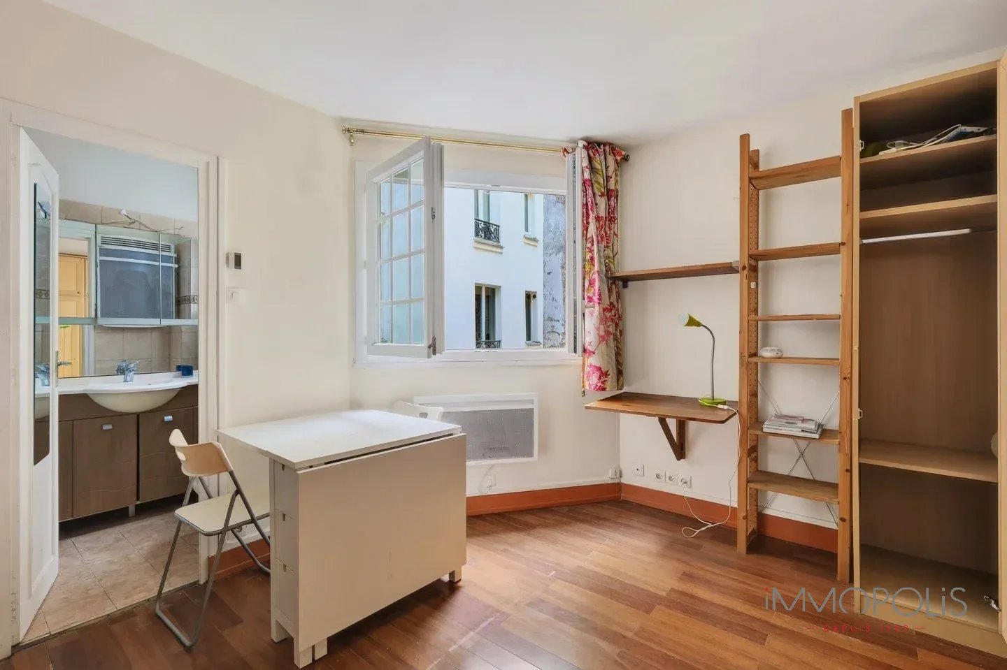 Studio rue Berthe in Montmartre. 3 Studio rue Berthe in Montmartre. 3