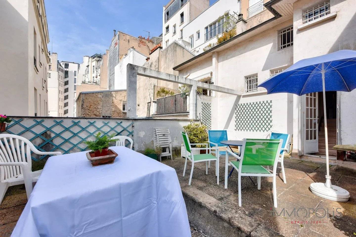 Studio rue Berthe in Montmartre. 4 Studio rue Berthe in Montmartre. 4