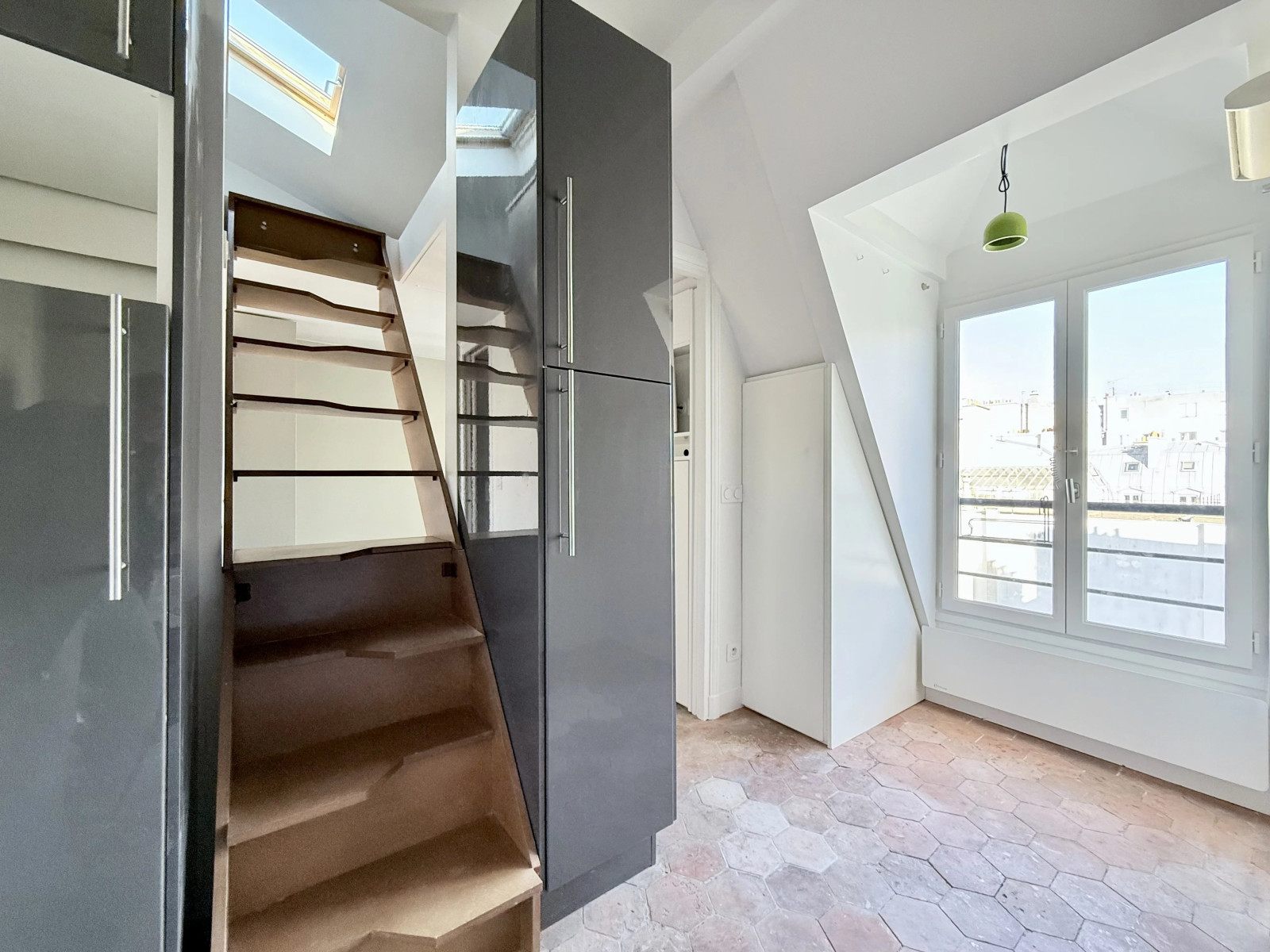 Notre-Dame-de-Lorette — Charming duplex with open view 2