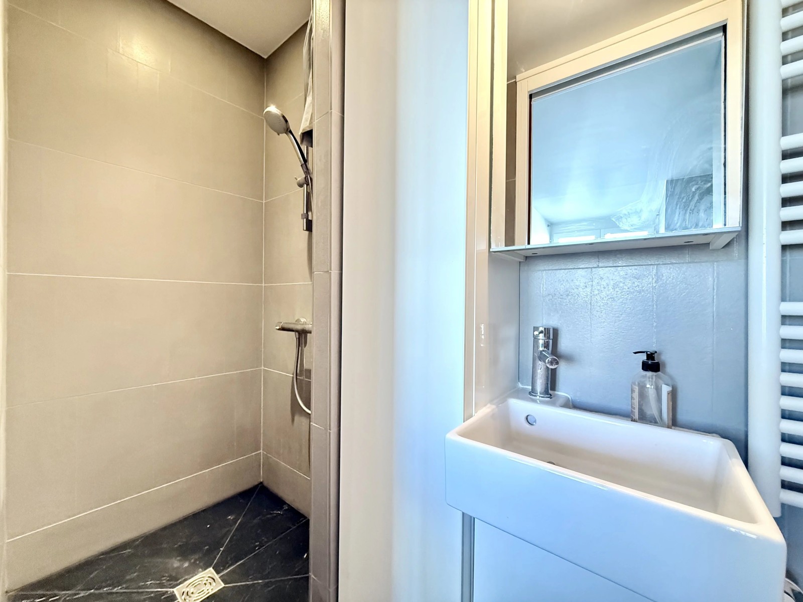 Notre-Dame-de-Lorette — Charming duplex with open view 7