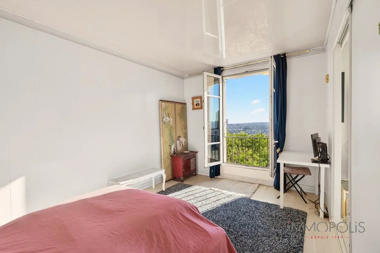 Haut Montmartre, exceptional view. Rare. 10