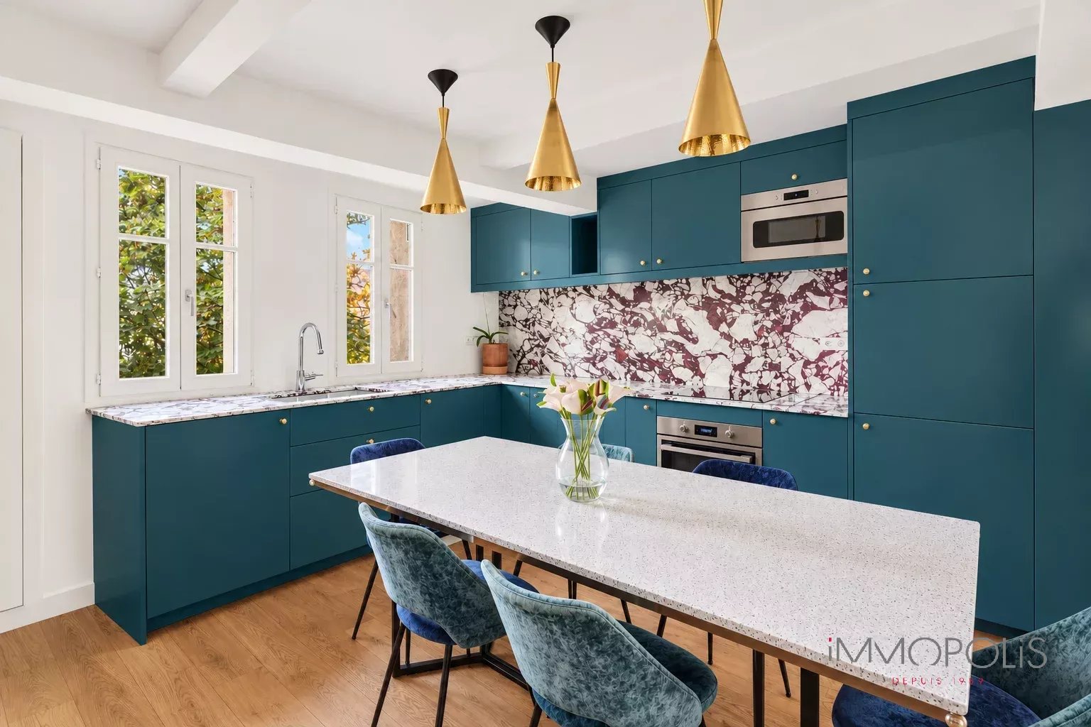 Very exceptional and rare in the heart of Montmartre. 10