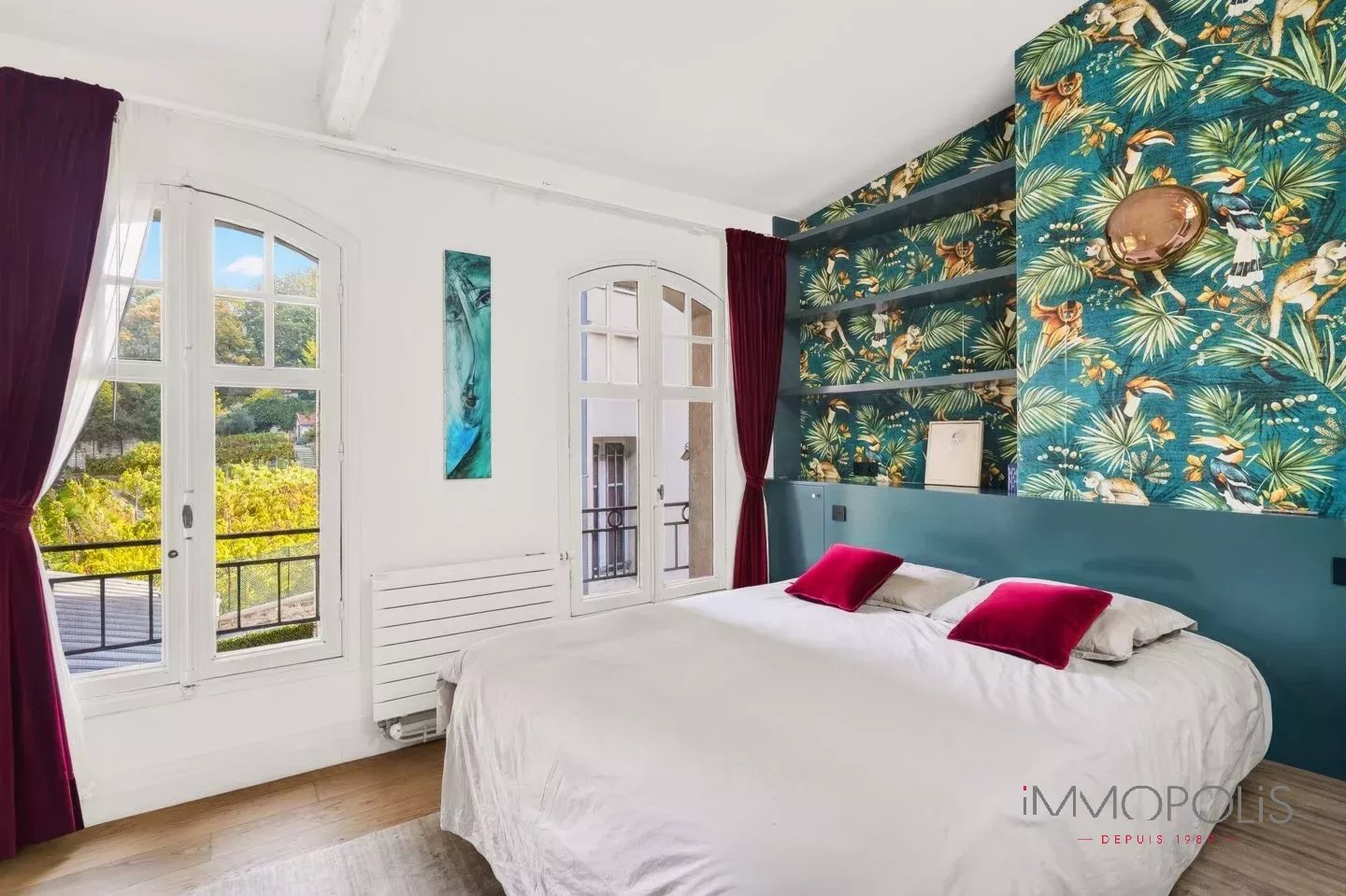 Very exceptional and rare in the heart of Montmartre. 12